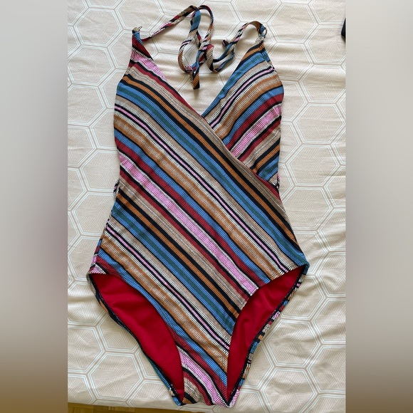 Chevron Printed Belted Halter Neck Swimsuit - Picture 2 of 4